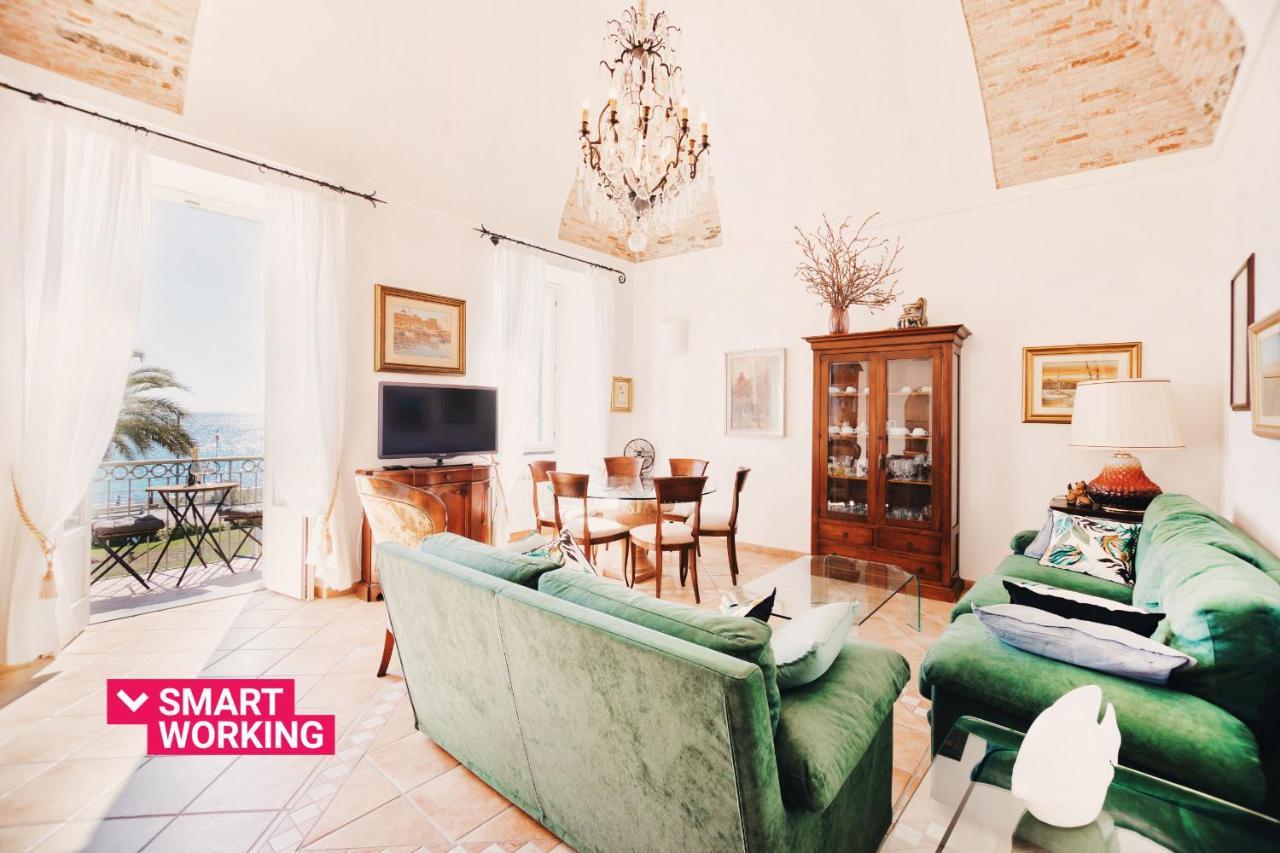 Appartamento Fronte Mare A Ospedaletti By Wonderful Italy Eksteriør bilde
