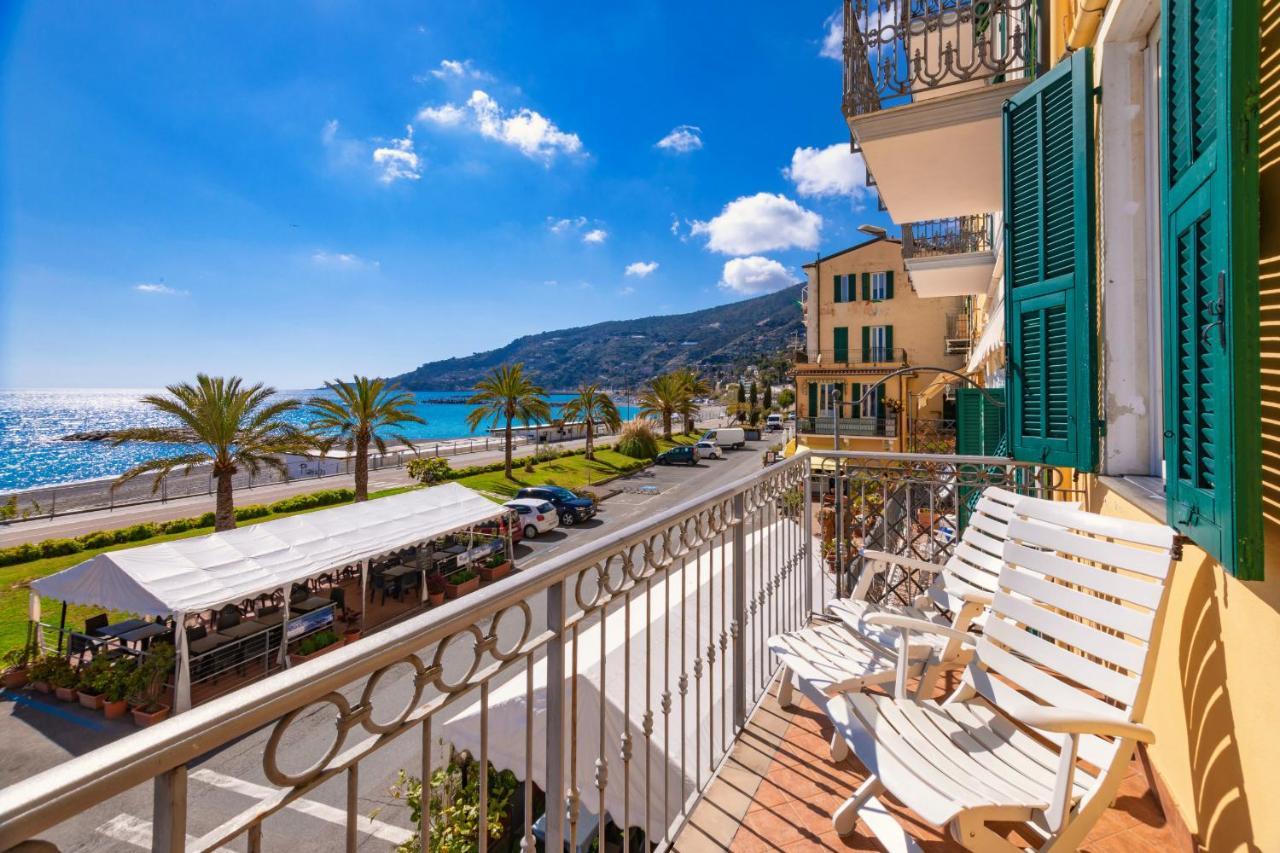Appartamento Fronte Mare A Ospedaletti By Wonderful Italy Eksteriør bilde