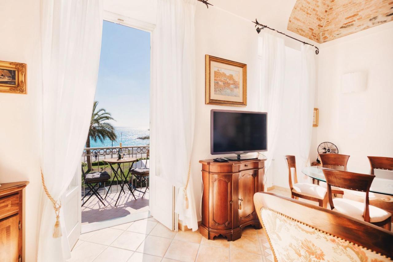 Appartamento Fronte Mare A Ospedaletti By Wonderful Italy Eksteriør bilde