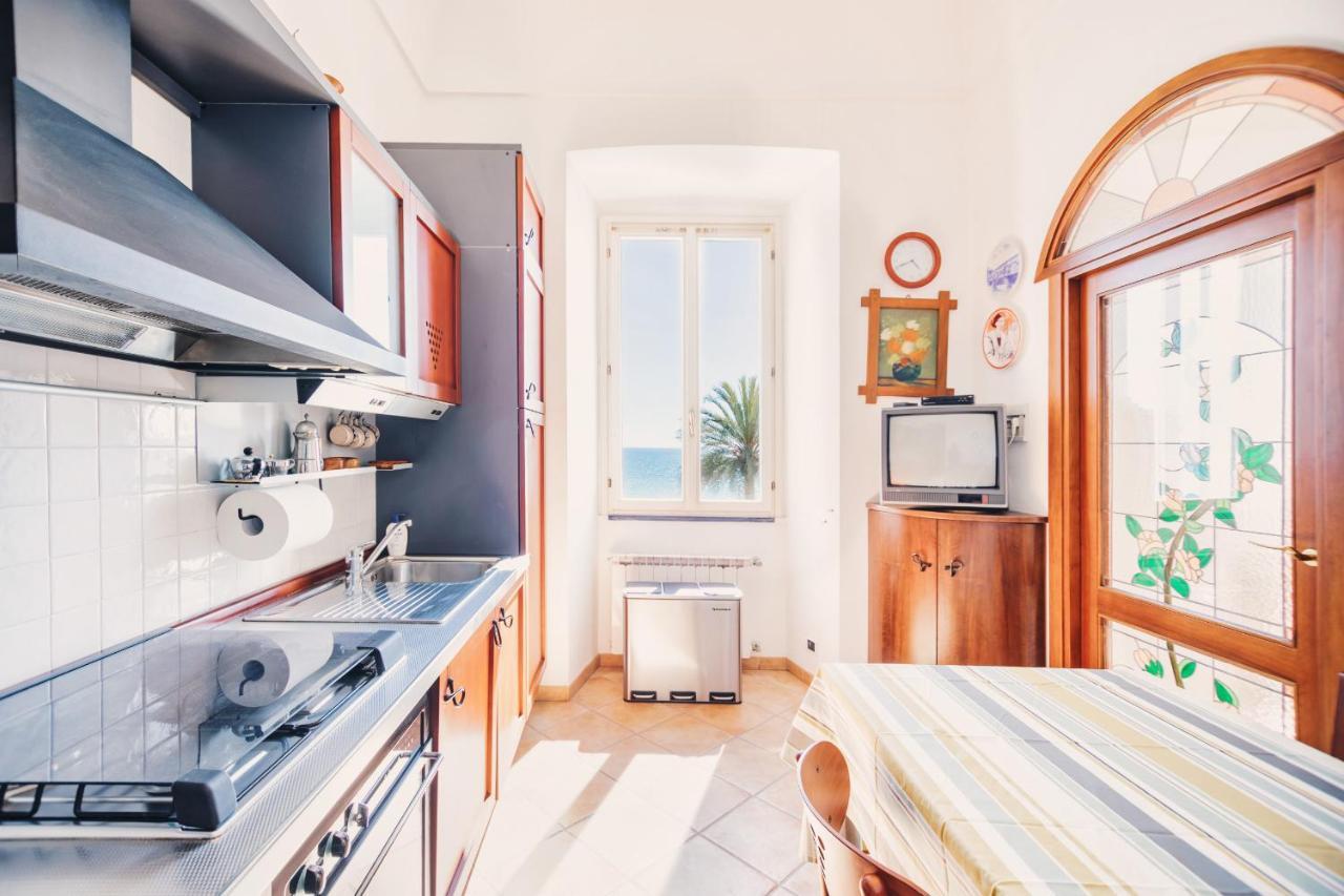 Appartamento Fronte Mare A Ospedaletti By Wonderful Italy Eksteriør bilde